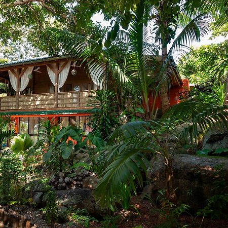 La Pointe Beach Huts เบเซนต์แอนน์ ภายนอก รูปภาพ