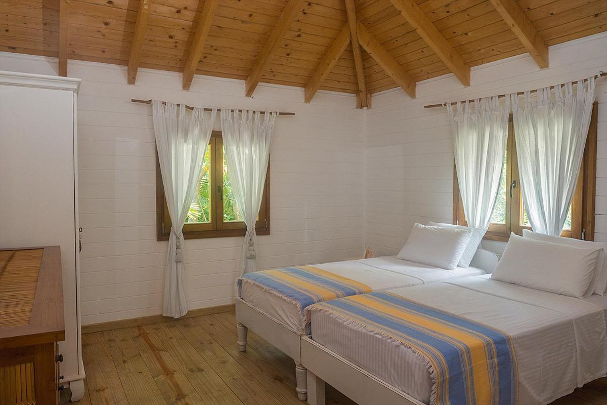 La Pointe Beach Huts เบเซนต์แอนน์ ภายนอก รูปภาพ