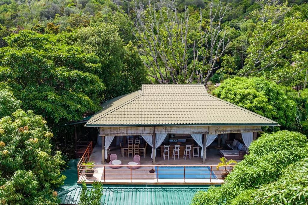 La Pointe Beach Huts เบเซนต์แอนน์ ภายนอก รูปภาพ