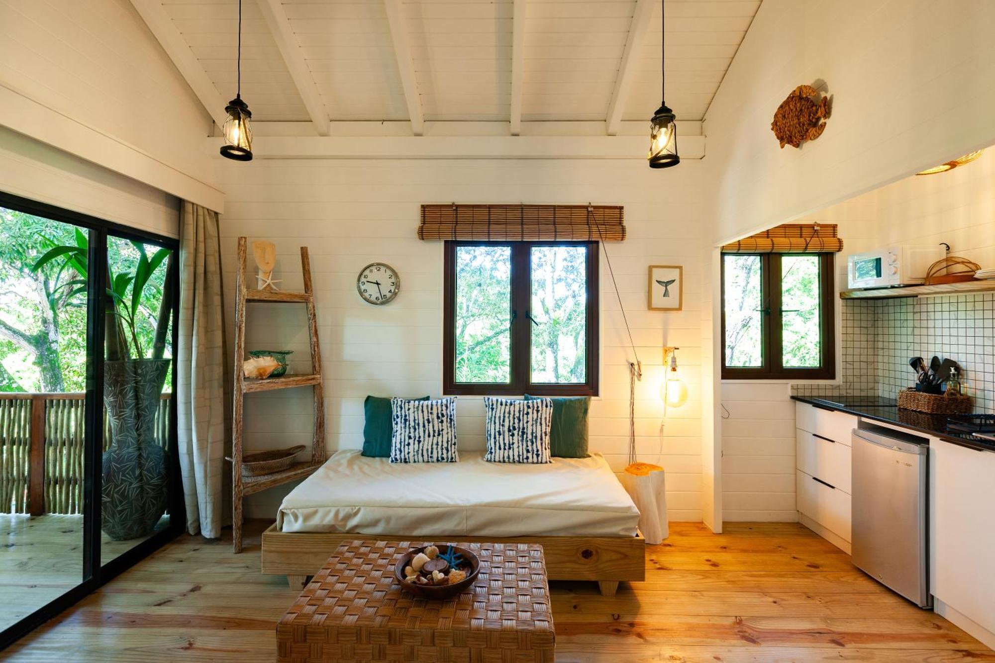 La Pointe Beach Huts เบเซนต์แอนน์ ภายนอก รูปภาพ